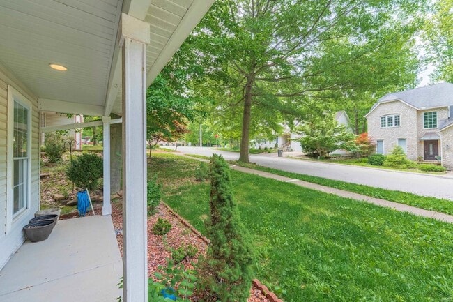 Photo - 1115 E Azalea Ln