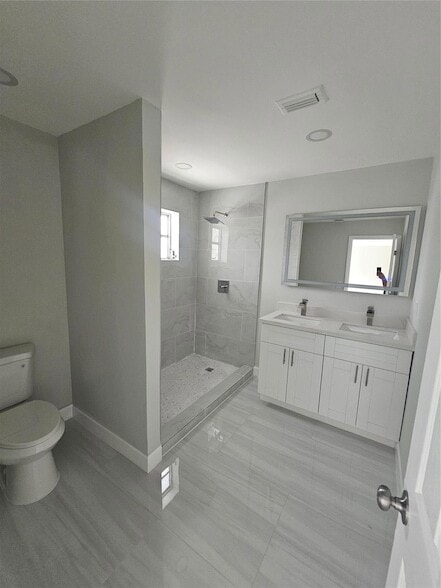 Photo - 4072 SW 51st St Unit 1