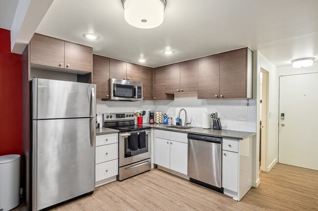 Photo - 520 Bellevue Way SE Unit ID1284575P