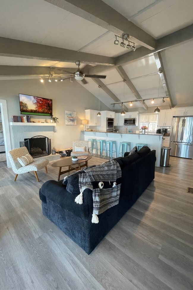 Building Photo - 152 Barksdale Ln Unit ID1293790P