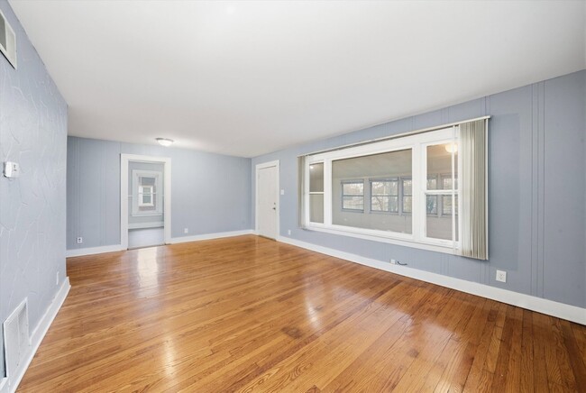 Photo - 18335 Sherman St