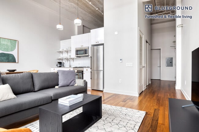 Photo - 676 N La Salle Dr Unit FL6-ID893