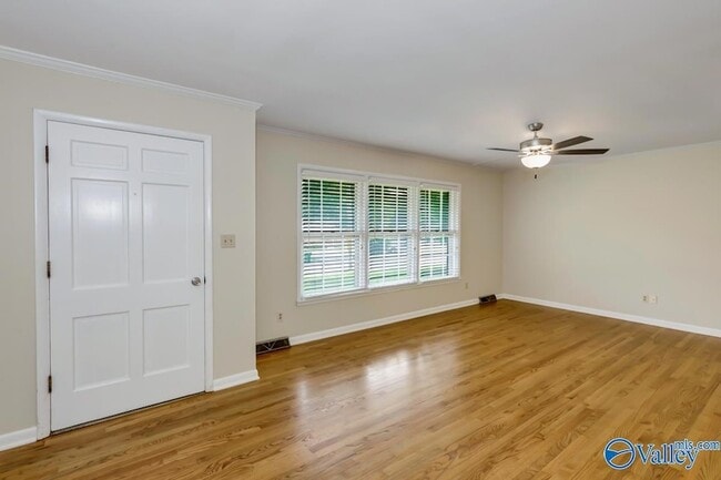 Photo - 2320 Rodgers Dr NE