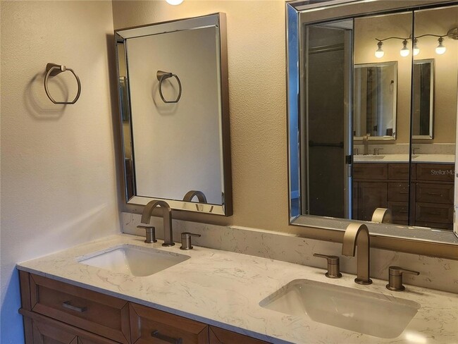 Photo - 6327 Green Oaks Cir