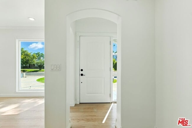 Photo - 4640 Laurelgrove Ave