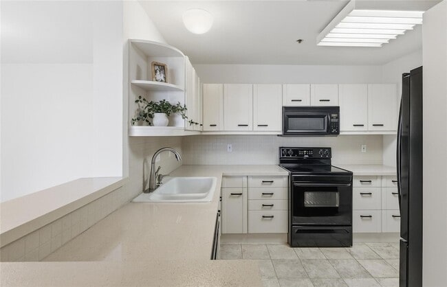 Photo - 40 N Interstate Hwy 35 Unit 7B1