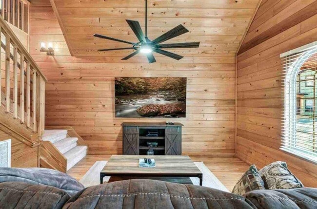 Photo - 801 Crystal Br Wy Unit ID1266244P