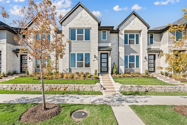 Building Photo - 9609 Dahlia Blvd