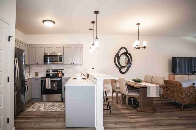 Building Photo - Wintergreen Apartments