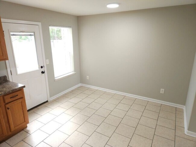 Photo - 705 Crestland Ave Unit B7