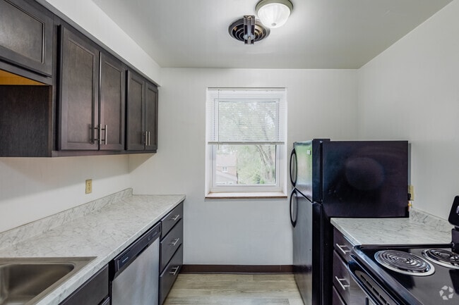 1BR, 1BA - 640SF - Kitchen - Lebanon Vue