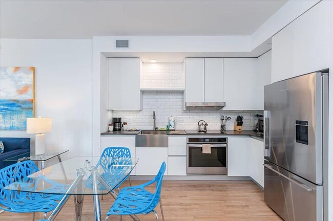 Photo - 460 NE 5th St Unit ID1343784P