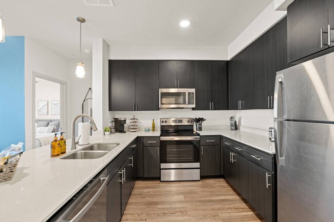 Photo - 711 W Broadway Rd Unit SI ID1366979P