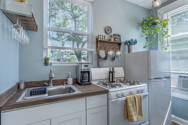 Photo - 5651 Ridge Ave Unit ID1384097P