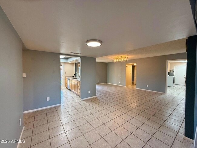 Photo - 1105 W Juanita Ave