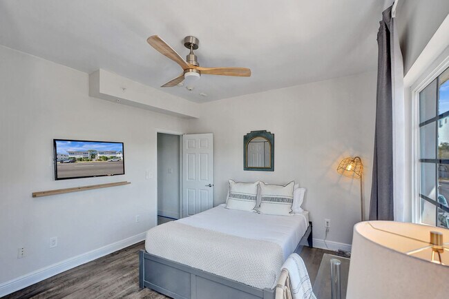 Photo - 8118 Harding Ave Unit ID1263791P