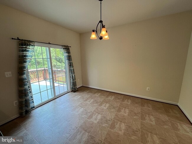 Photo - 47 Summerfield Ln