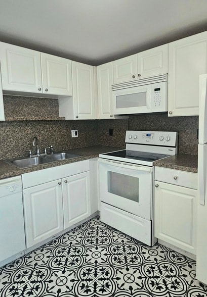 Photo - 1505 Crescent Cir Unit B24