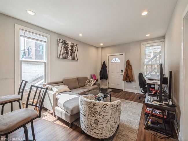 Photo - 1305 W Barry Ave Unit 1R