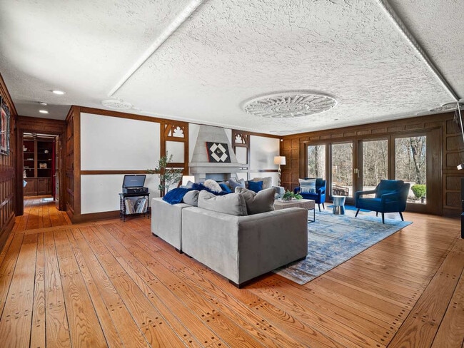 Photo - 1811 Breezewood Dr Unit SI ID1496034P