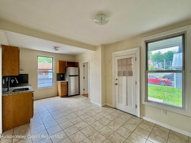 Photo - 62 W Bridge St Unit 3