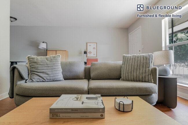 Photo - 1230 E 38th 1/2 St Unit SI FL2-ID306