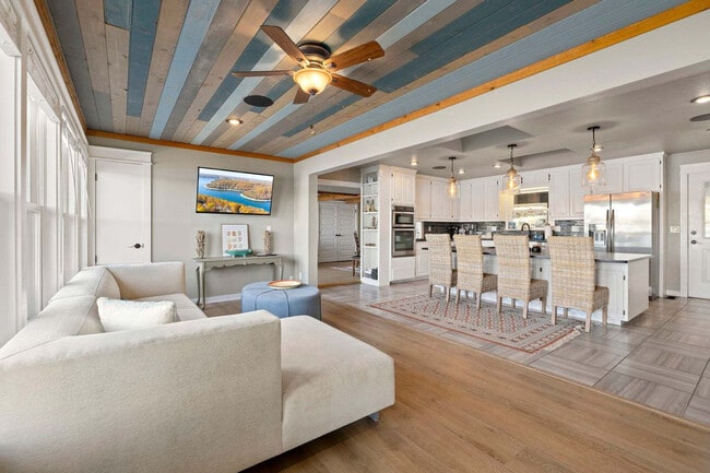 Photo - 9063 Mundell Rd Unit ID1365316P