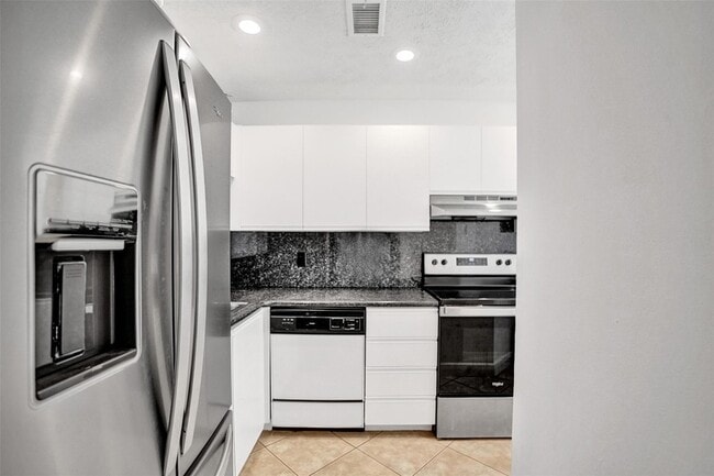 Photo - 1415 Miami Rd