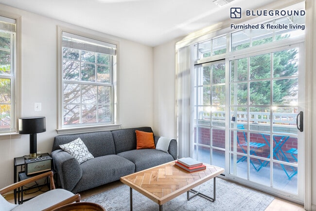 Photo - 925 N Garfield St Unit FL2-ID237