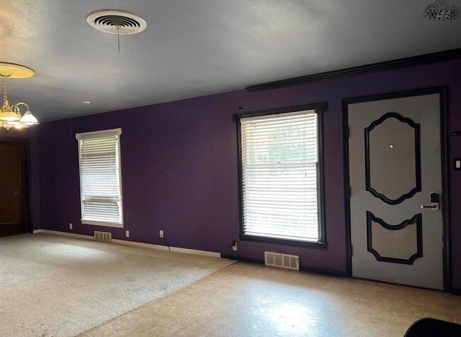 Photo - 722 Maple St