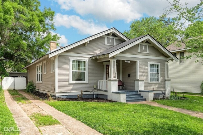 Photo - 440 Atkins Ave