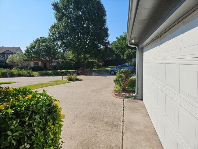 Photo - 2705 Francisco Dr