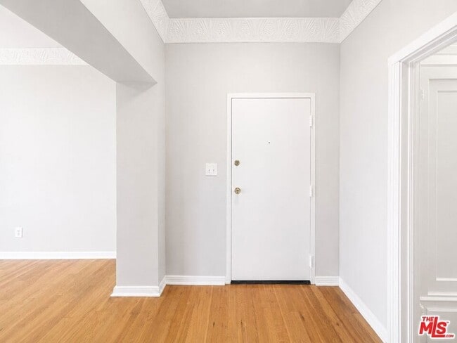 Photo - 1314 Hayworth Ave Unit 303