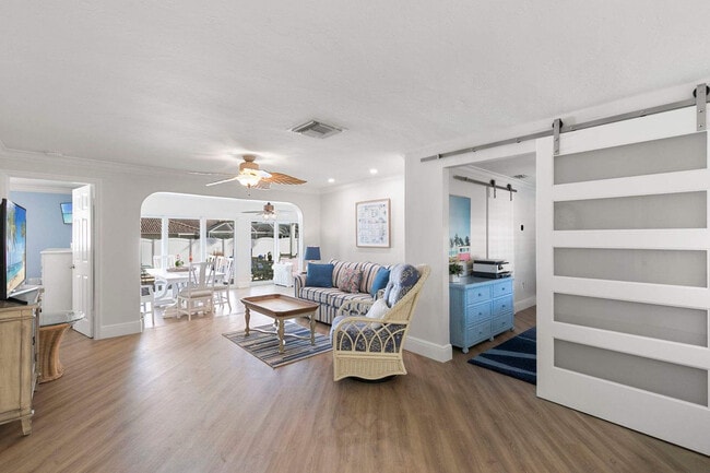 Photo - 685 N Barfield Dr Unit ID1388740P