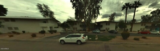 Building Photo - 5128 N 15th St Unit 2