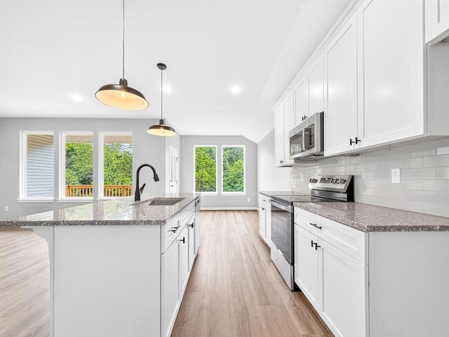 Photo - 585 Bailiwick Dr