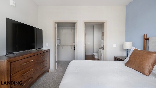 Photo - 3237 Memorial Blvd Unit 6208