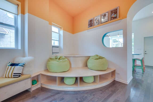 Photo - 3247 S Oakley Ave Unit ID1306251P