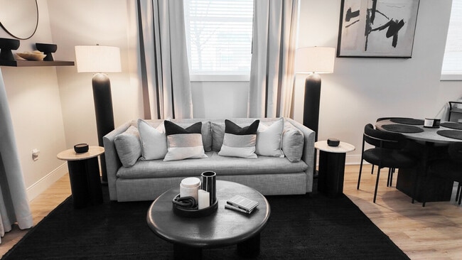 Photo - 1424 N Park Pl Unit ID1390817P