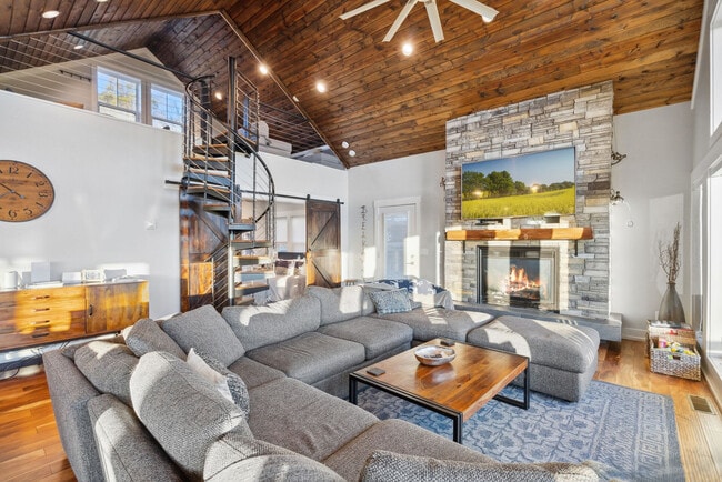 Building Photo - 140 Mystic Ridge Dr Unit SI ID1023350P