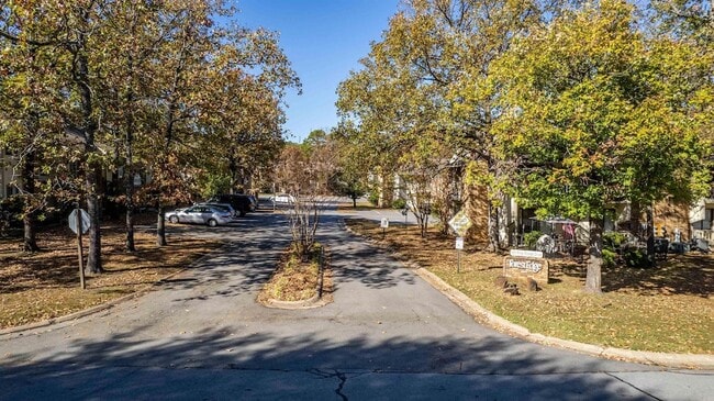 Photo - 101 Pine Forest Dr