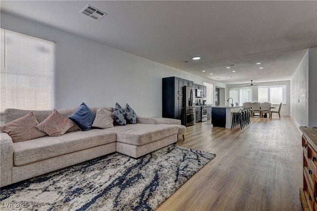 Photo - 1176 Colgate Ln