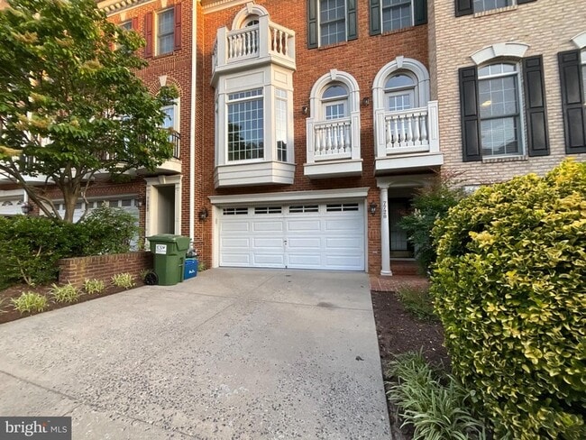 Photo - 7720 Spoleto Ln