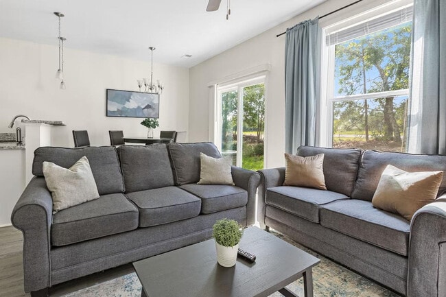 Photo - 739 Jacobs Millpond Rd Unit ID1340517P