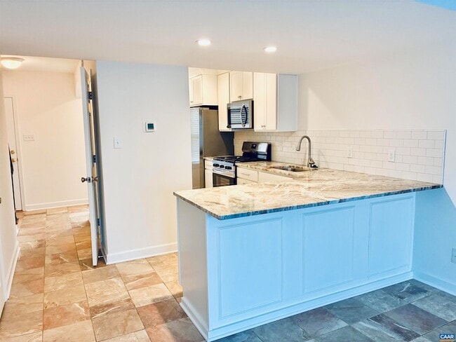 Building Photo - 210 Saponi Ln