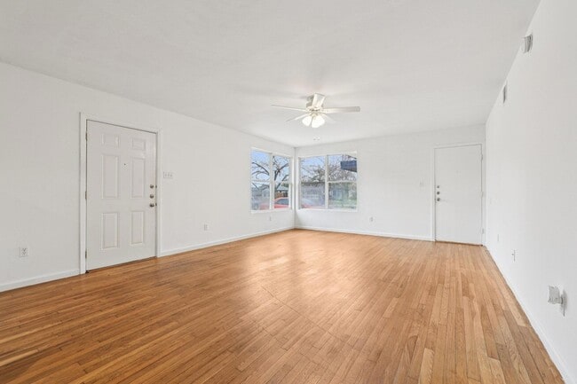 Photo - 4302 Harmon Ave