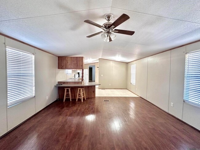 Photo - 8338 Hackberry St