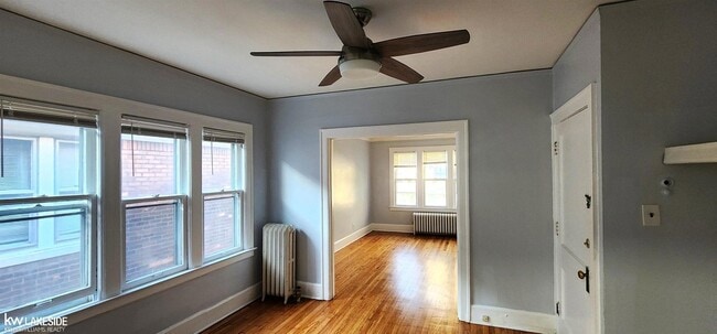 Photo - 914 Beaconsfield Ave Unit 4