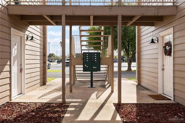 Photo - 1006 W Kelly Ave Unit B