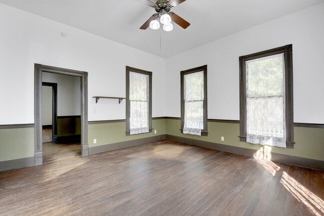 Photo - 304 Olive St
